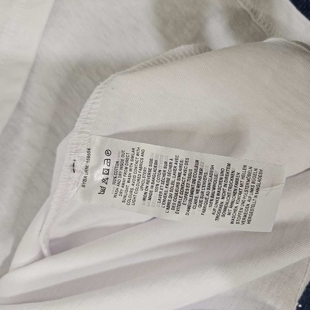 NWT French Connection Le Frenchie Crop Graphic Tee Medium - Picture 7 of 7
